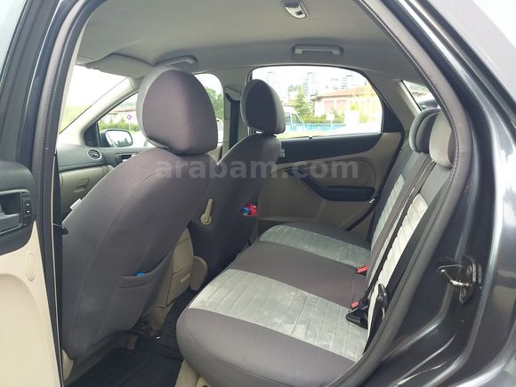Sahibinden Ford Focus 1.6 Ghia 2006 Model 