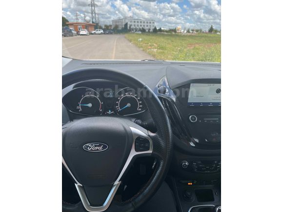 Sahibinden Ford Tourneo Courier 1.5 TDCi Titanium Plus 2022 Model 