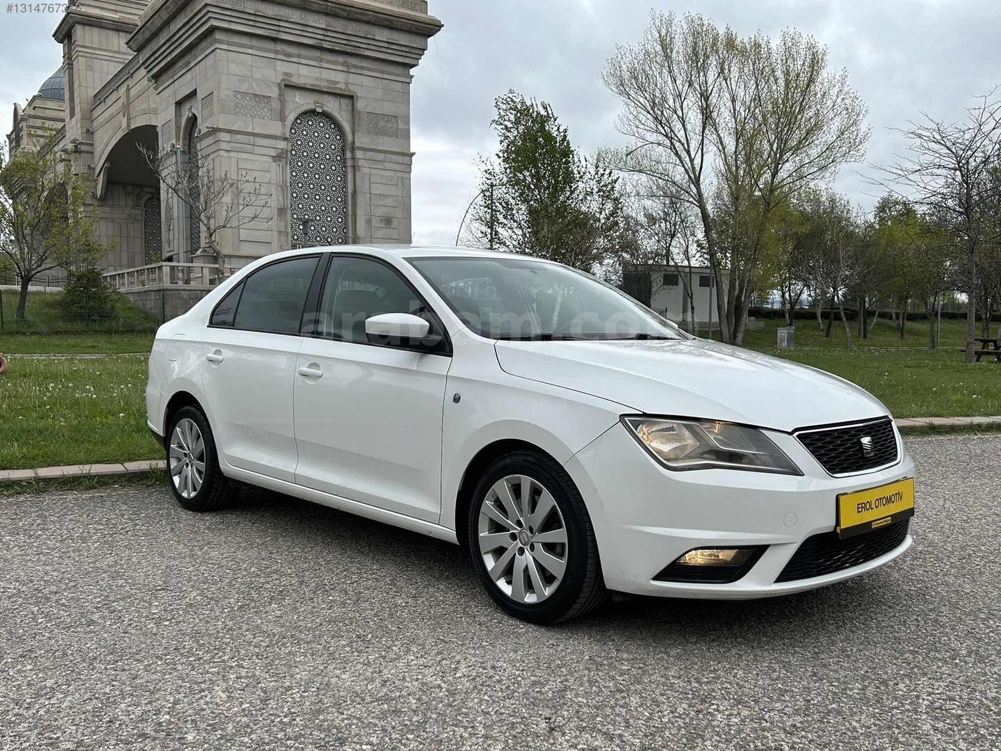 Galeriden Seat Toledo 1.6 TDI Style 2013 Model Ankara 237.800 km Beyaz 2