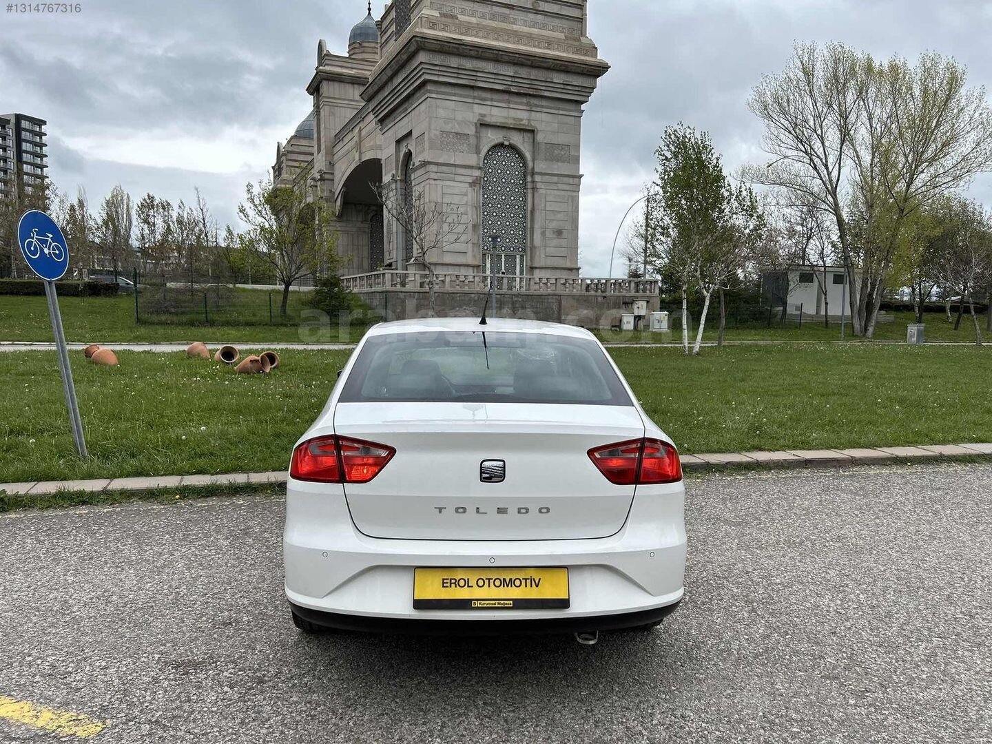 Galeriden Seat Toledo 1.6 TDI Style 2013 Model Ankara 237.800 km Beyaz 6