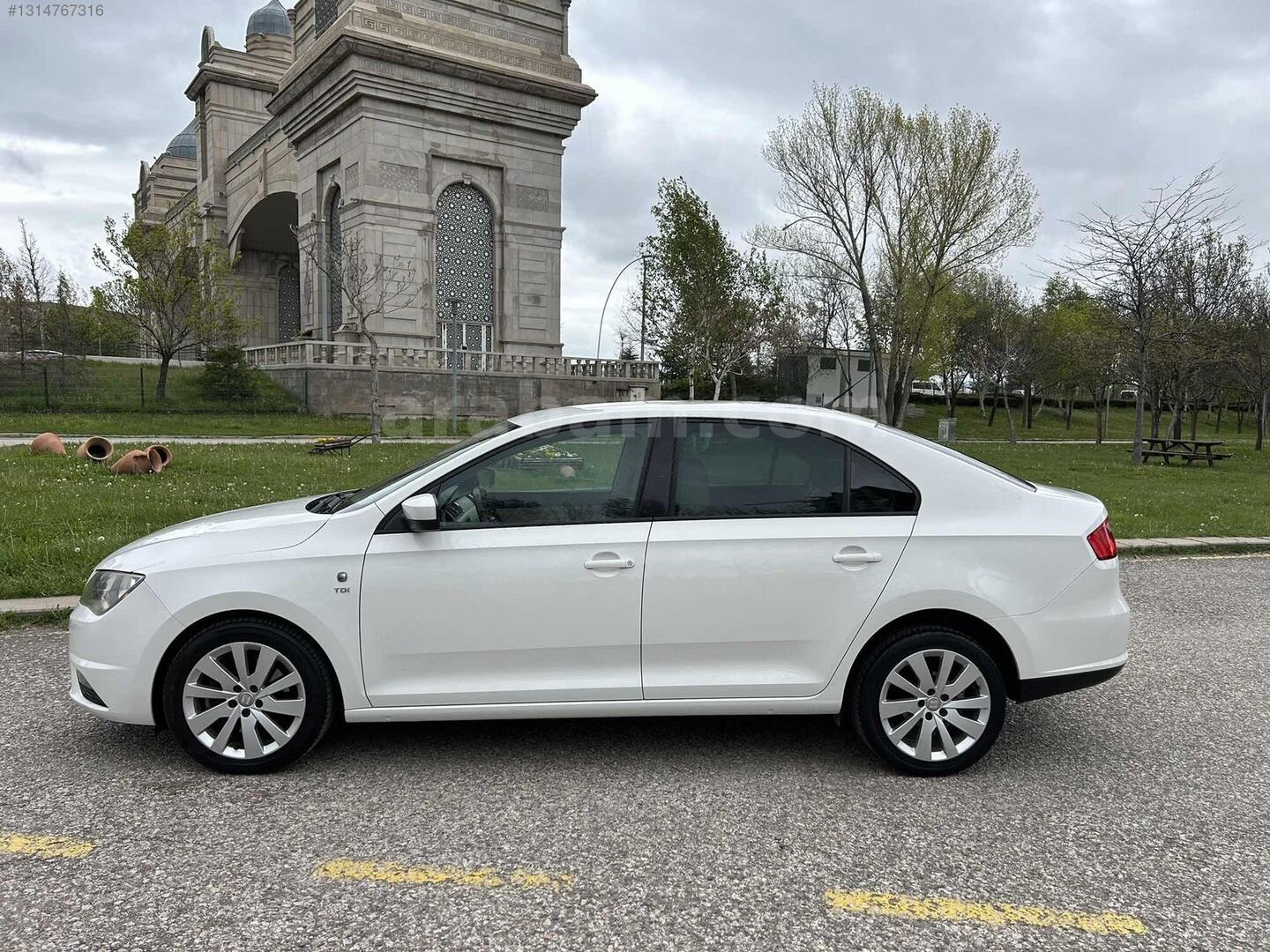 Galeriden Seat Toledo 1.6 TDI Style 2013 Model Ankara 237.800 km Beyaz 7