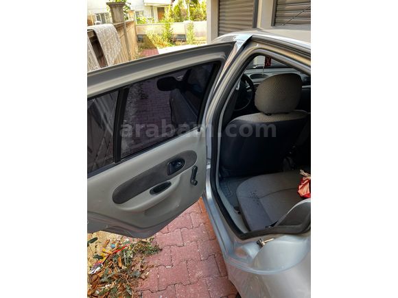 Sahibinden Renault Clio 1.4 Authentique 2005 Model pazarlık payı vardır