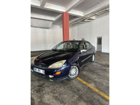 Sahibinden Ford Focus 1.6 Ghia 2001 Model 