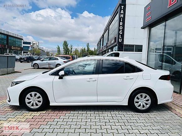 EMEK MUSTAFA 2021 COROLLA 1.5 VİSİON OTOMATİK 32 BİN KM BOYASIZ