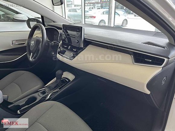 EMEK MUSTAFA 2021 COROLLA 1.5 VİSİON OTOMATİK 32 BİN KM BOYASIZ