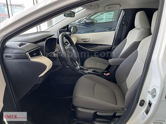 EMEK MUSTAFA 2021 COROLLA 1.5 VİSİON OTOMATİK 32 BİN KM BOYASIZ