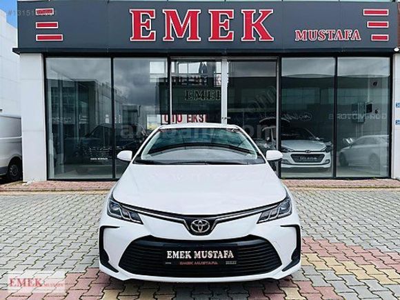 EMEK MUSTAFA 2021 COROLLA 1.5 VİSİON OTOMATİK 32 BİN KM BOYASIZ