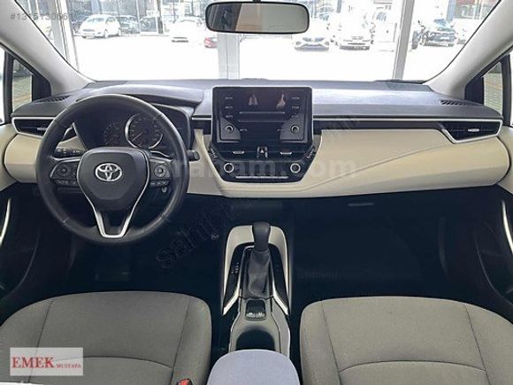 EMEK MUSTAFA 2021 COROLLA 1.5 VİSİON OTOMATİK 32 BİN KM BOYASIZ