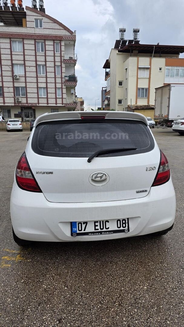 Sahibinden Hyundai i20 1.4 CRDi Team 2012 Model Antalya 180.000 km Beyaz 7