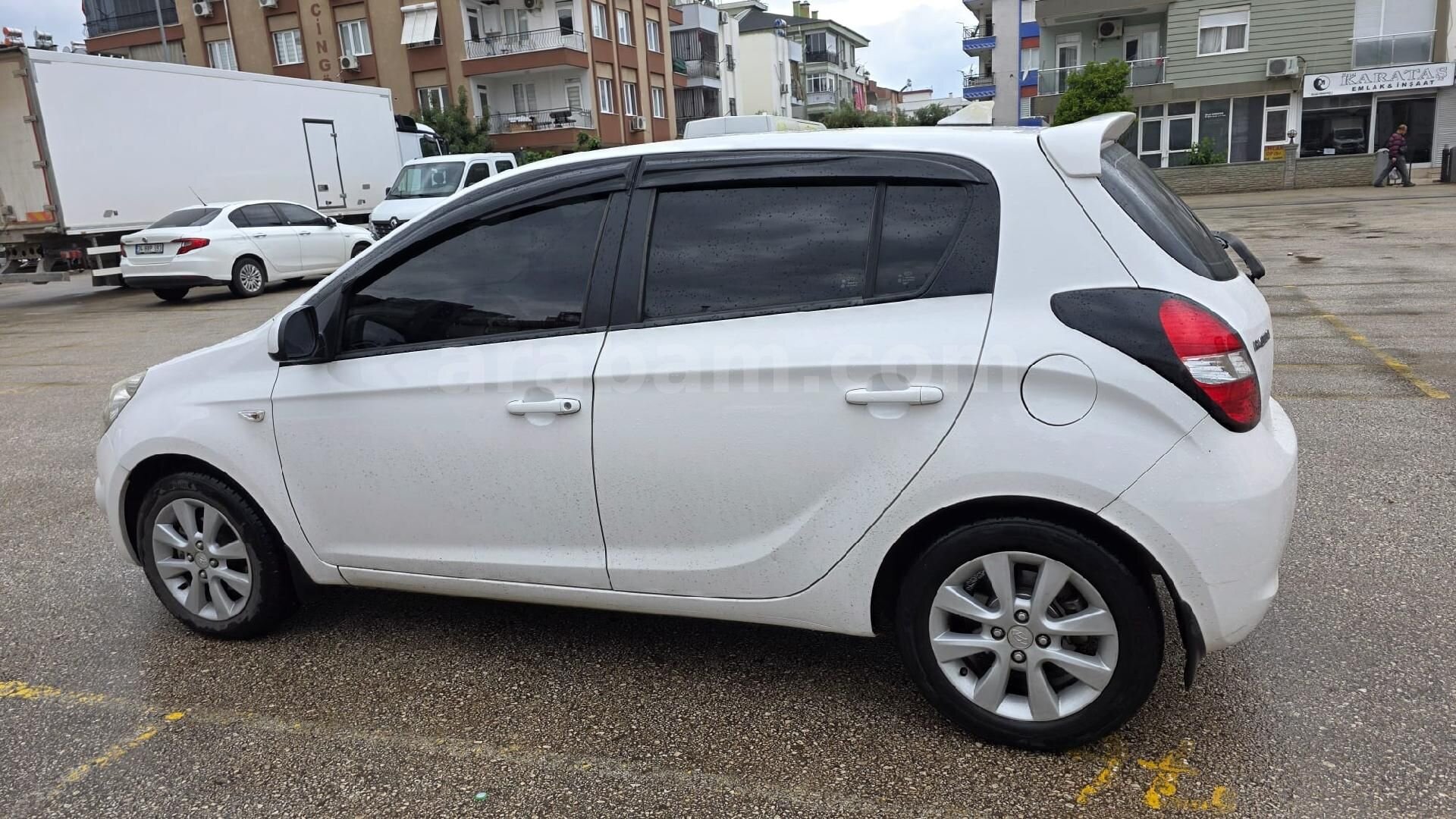 Sahibinden Hyundai i20 1.4 CRDi Team 2012 Model Antalya 180.000 km Beyaz 6