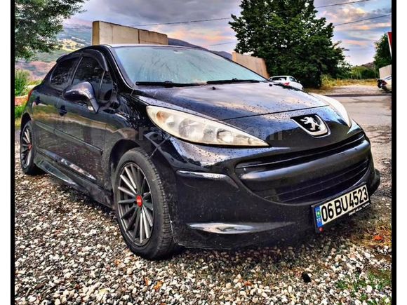 Sahibinden Peugeot 207 1.4 Comfort 2009 Model  217.000 km Siyah