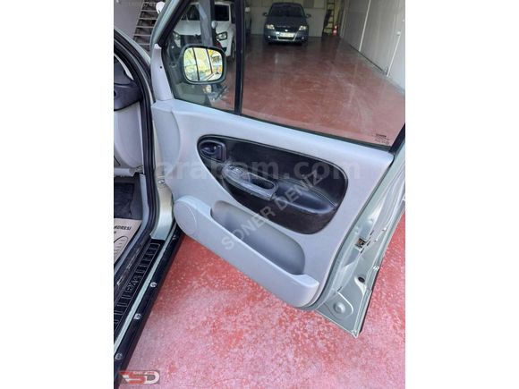 2002 MODL RENAULT SCENİC 2.0 16V PRİVİLEGE 4x4 OTOMOBİL RUHSATLI