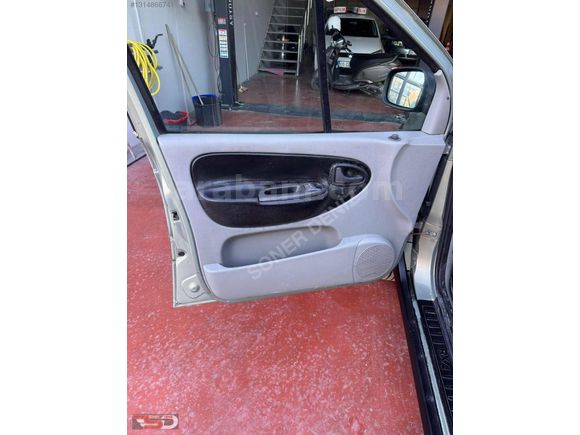 2002 MODL RENAULT SCENİC 2.0 16V PRİVİLEGE 4x4 OTOMOBİL RUHSATLI