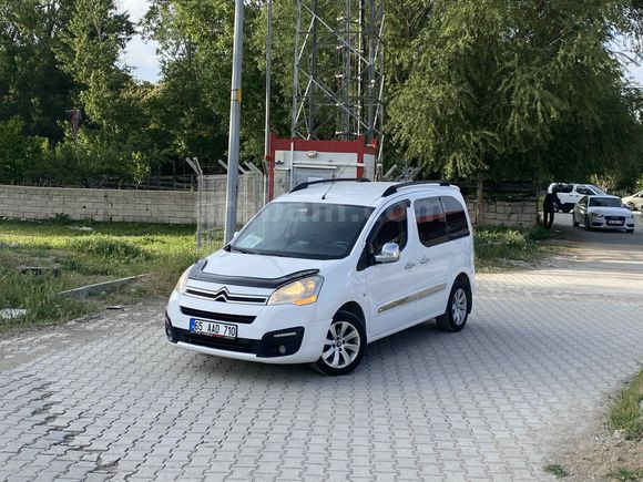 Galeriden Citroen Berlingo 1.6 HDi Selection 2017 Model Van