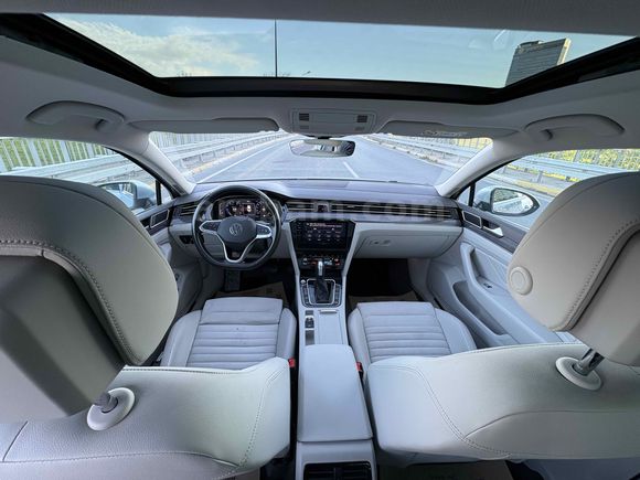 2022 PASSAT ELEGANCE CAM TAVANLI-DEĞİŞENSİZ-YETKİLİ SERVİS BAKIM