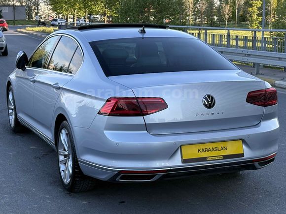 2022 PASSAT ELEGANCE CAM TAVANLI-DEĞİŞENSİZ-YETKİLİ SERVİS BAKIM