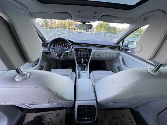 2022 PASSAT ELEGANCE CAM TAVANLI-DEĞİŞENSİZ-YETKİLİ SERVİS BAKIM