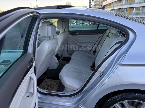 2022 PASSAT ELEGANCE CAM TAVANLI-DEĞİŞENSİZ-YETKİLİ SERVİS BAKIM