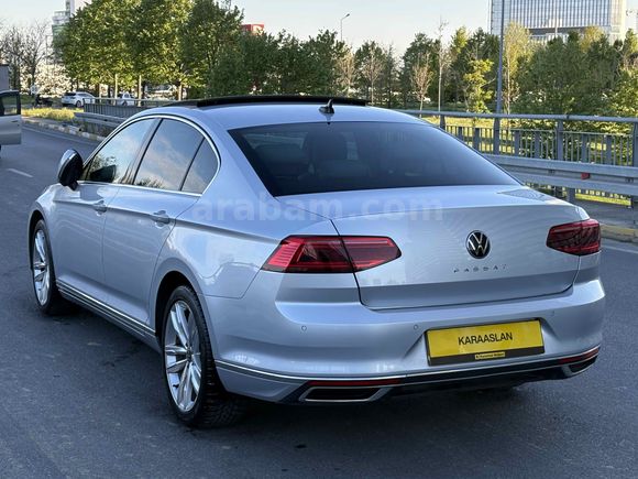 2022 PASSAT ELEGANCE CAM TAVANLI-DEĞİŞENSİZ-YETKİLİ SERVİS BAKIM