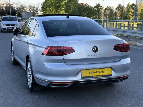 2022 PASSAT ELEGANCE CAM TAVANLI-DEĞİŞENSİZ-YETKİLİ SERVİS BAKIM