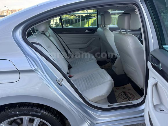 2022 PASSAT ELEGANCE CAM TAVANLI-DEĞİŞENSİZ-YETKİLİ SERVİS BAKIM