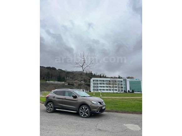 Sahibinden Nissan Qashqai 1.5 dCi Black Edition 2015 Model  145.000 km Kahverengi