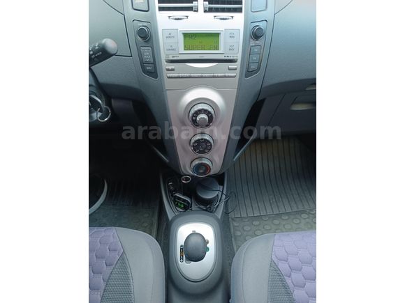 Sahibinden Toyota Yaris 1.3 Sol 2008 Model  66.130 km Gri (metalik)