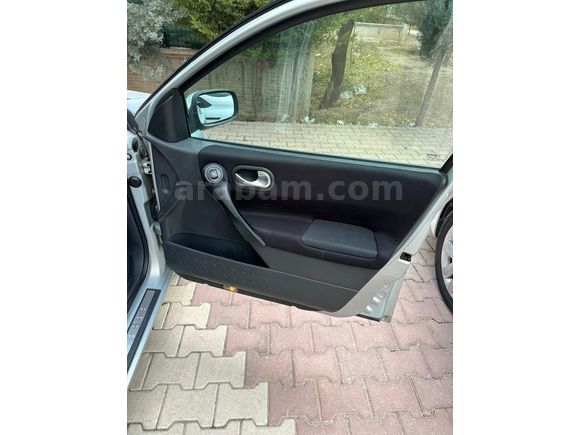 Sahibinden Renault Megane 1.6 Dynamique 2004 Model