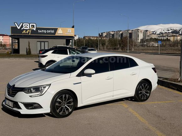 Sahibinden Renault Megane 1.3 TCe Joy 2020 Model 