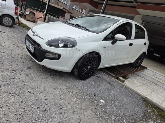 Galeriden Fiat Punto EVO 1.4 Dynamic 2011 Model Muğla