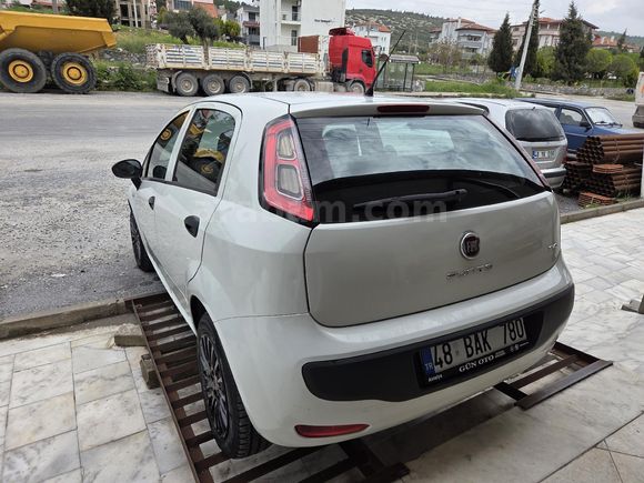 Galeriden Fiat Punto EVO 1.4 Dynamic 2011 Model Muğla