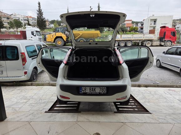 Galeriden Fiat Punto EVO 1.4 Dynamic 2011 Model Muğla