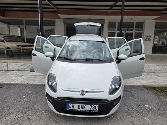 Galeriden Fiat Punto EVO 1.4 Dynamic 2011 Model Muğla