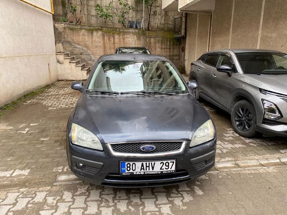 Sahibinden Ford Focus 1.6 Ghia 2007 Model  211.000 km Lacivert