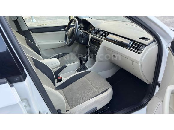Cam tavan Skoda Rapid 1.6 TDI Spaceback Elegance 