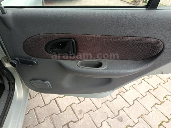 Galeriden Renault Clio 1.4 RNA 2001 Model Samsun