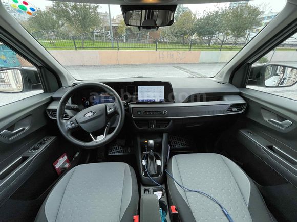 Sahibinden Ford Tourneo Courier 1.0 EcoBoost Titanium 2025 Model 