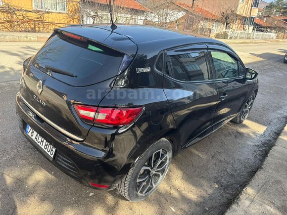 ilan süresine son 1 gün....sağ arka kapı boya geri herşeyiyle orjinal