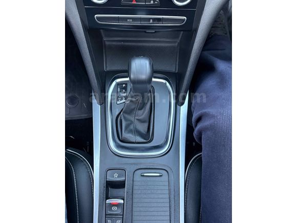 !! ACİLL SATILIK TEMİZ MEGANE 4 !!