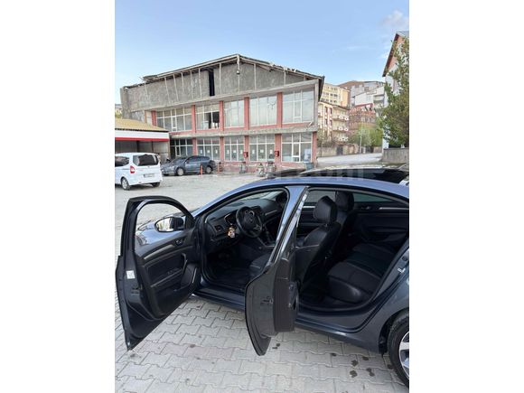 !! ACİLL SATILIK TEMİZ MEGANE 4 !!