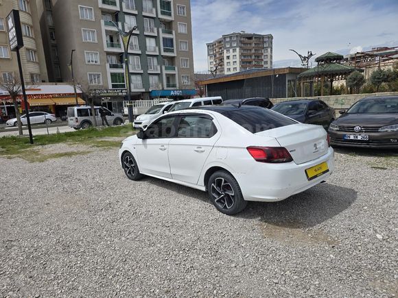 Galeriden Peugeot 301 1.2 Active 2019 Model Van