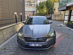 Öğretim Üyesinden Skoda SuperB 1.6 TDI Premium 2019 Çok Temiz Aile Aracı