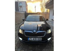 BOYASIZ HATASIZ DERİ KOLTUK Skoda SuperB 1.6 TDI Prestige 2015 Model Van