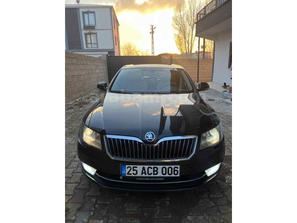 BOYASIZ HATASIZ DERİ KOLTUK Skoda SuperB 1.6 TDI Prestige 2015 Model Van