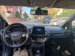 Öğretmenden Ford Fiesta 1.5 TDCi Titanium 2018 Model  124.000 km Lacivert