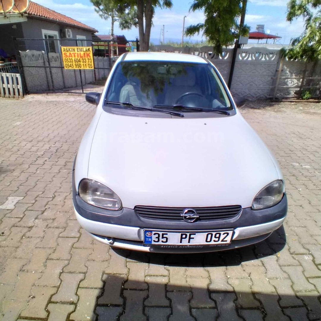 【中古】 MAJOR Sahibinden Opel Corsa 1.4 Swing 1998 Model Manisa 205.000 km Beyaz