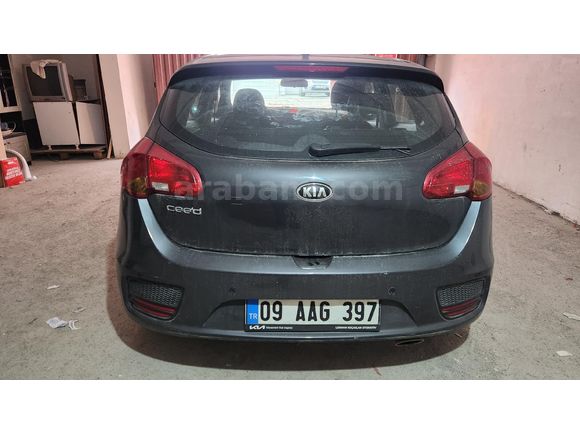 Sahibinden Kia Ceed 1.4 MPI Live 2017 Model
