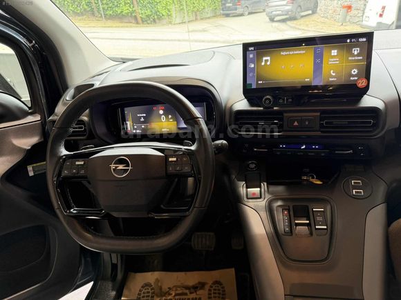 BRAVE 2025 OPEL COMBO 1.5 D ULTİMATE /CAM TAVAN/