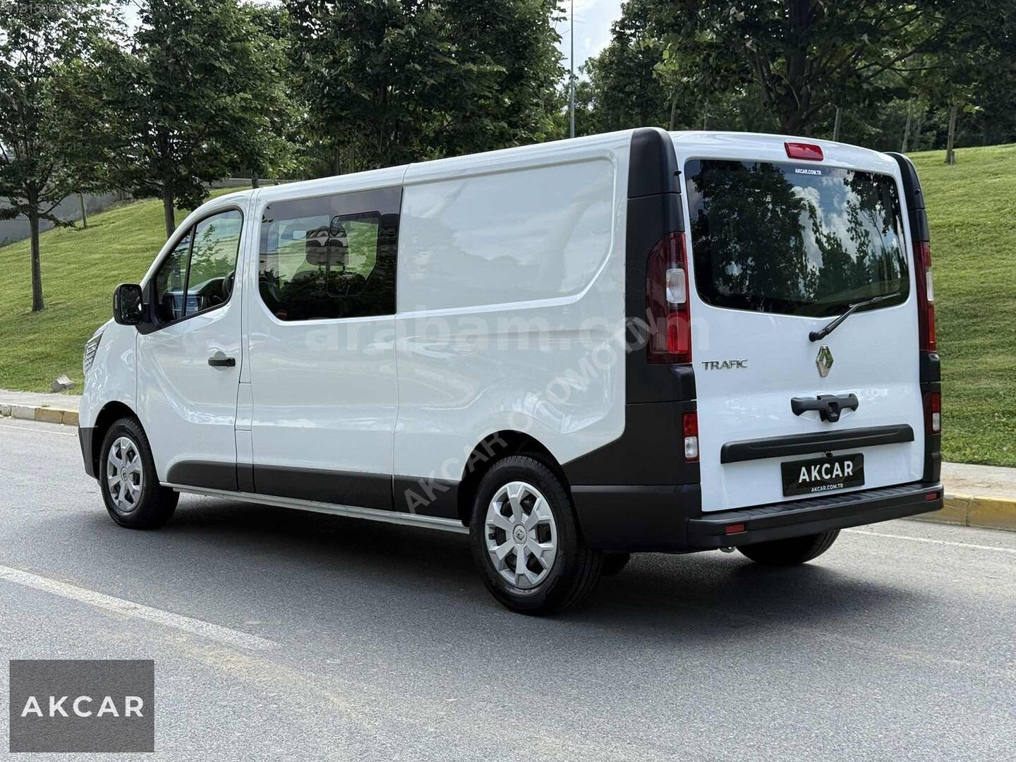 Galeriden Renault Trafic 2.0 DCI Grand Confort 2024 Model İstanbul 32.000 km Beyaz 7