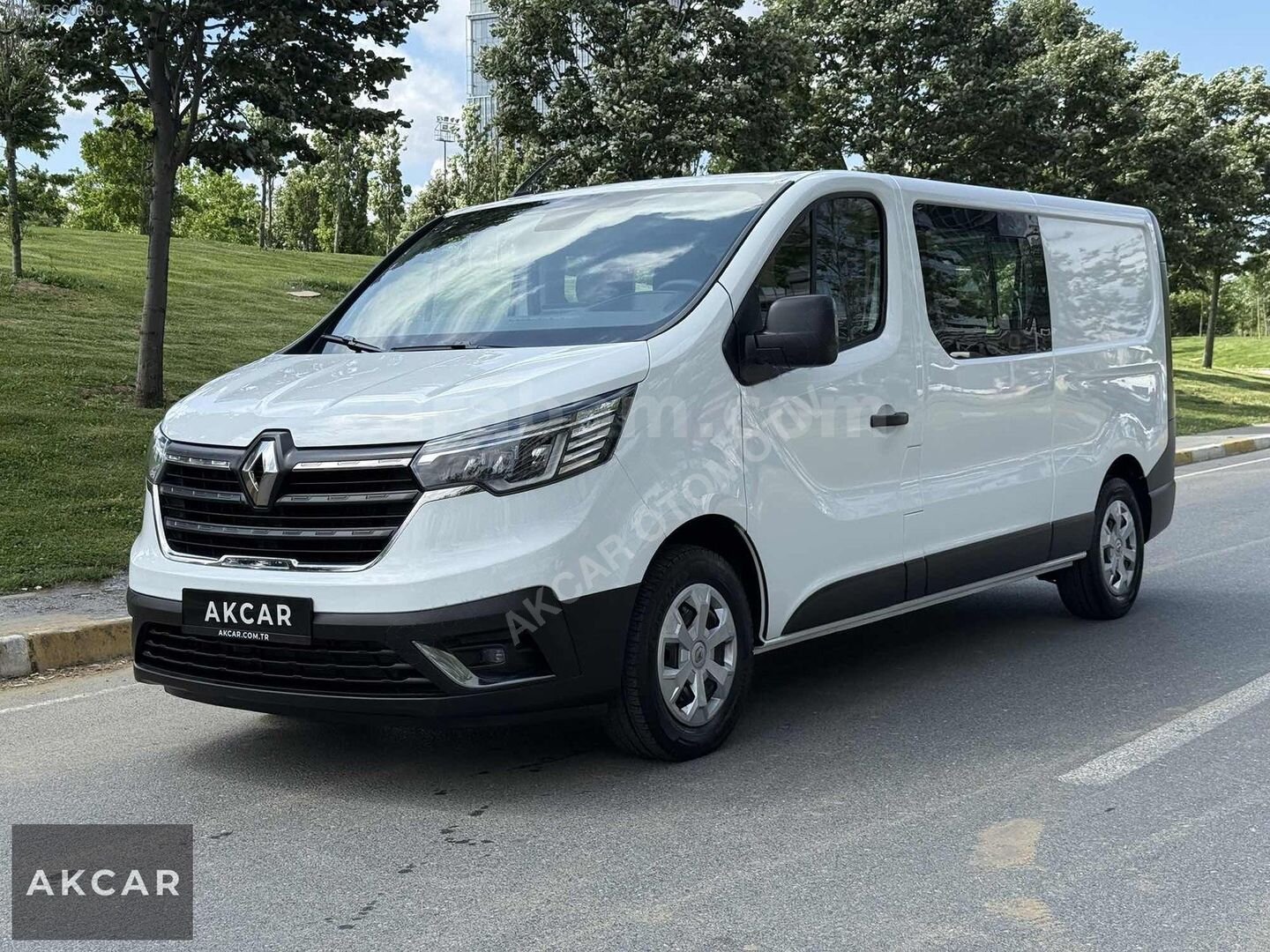 Galeriden Renault Trafic 2.0 DCI Grand Confort 2024 Model İstanbul 32.000 km Beyaz 5